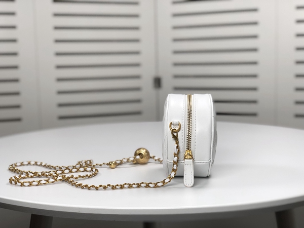 シャネルバッグ背面デザイン